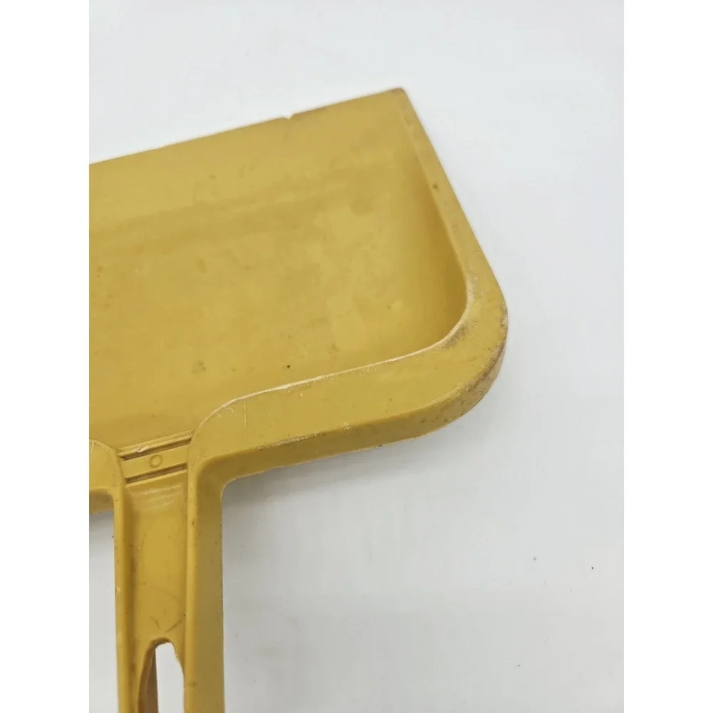 Rubbermaid DUSTPAN Dust‎ Pan Heavy Rubber Harvest Gold Yellow Vintage Poor Cond